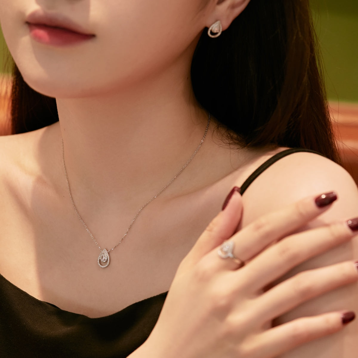 [GALE]Sparkling Pear Cut Necklace