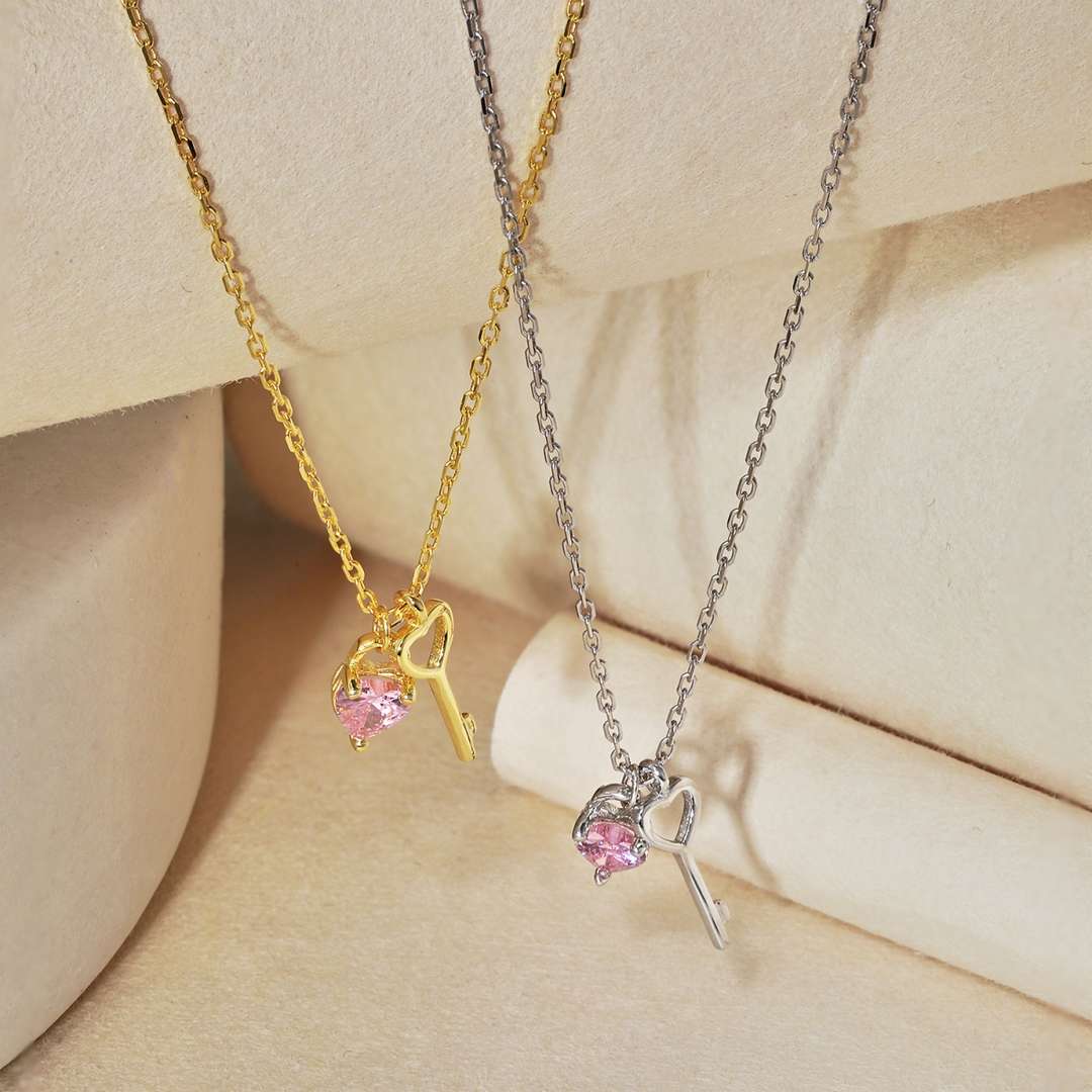 [NOVO]ユニークなハート型キーペンダントネックレス