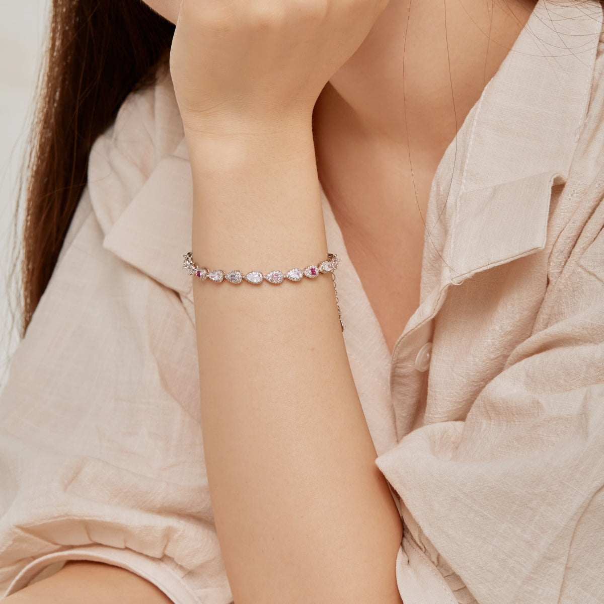 [GALE]0.25 Carat Radiant Water Drop Shape Daily Bracelet
