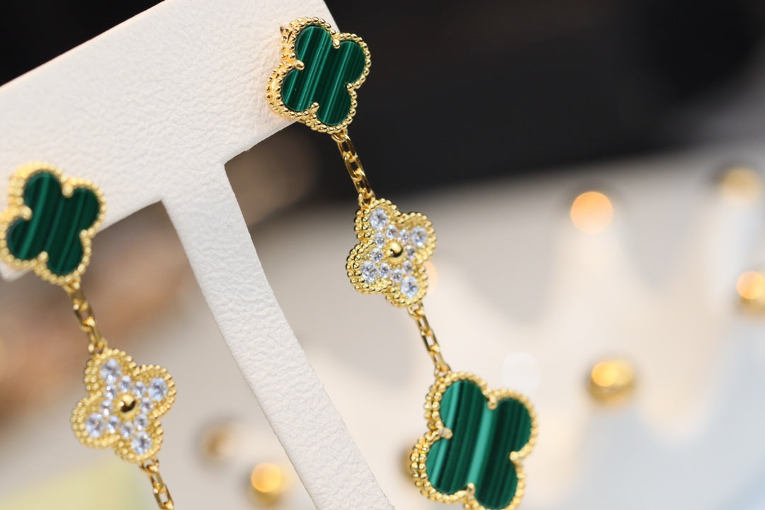 [NOVO] Kleeblatt-Ohrringe aus Gold, Malachit und Diamanten mit 3 Motiven