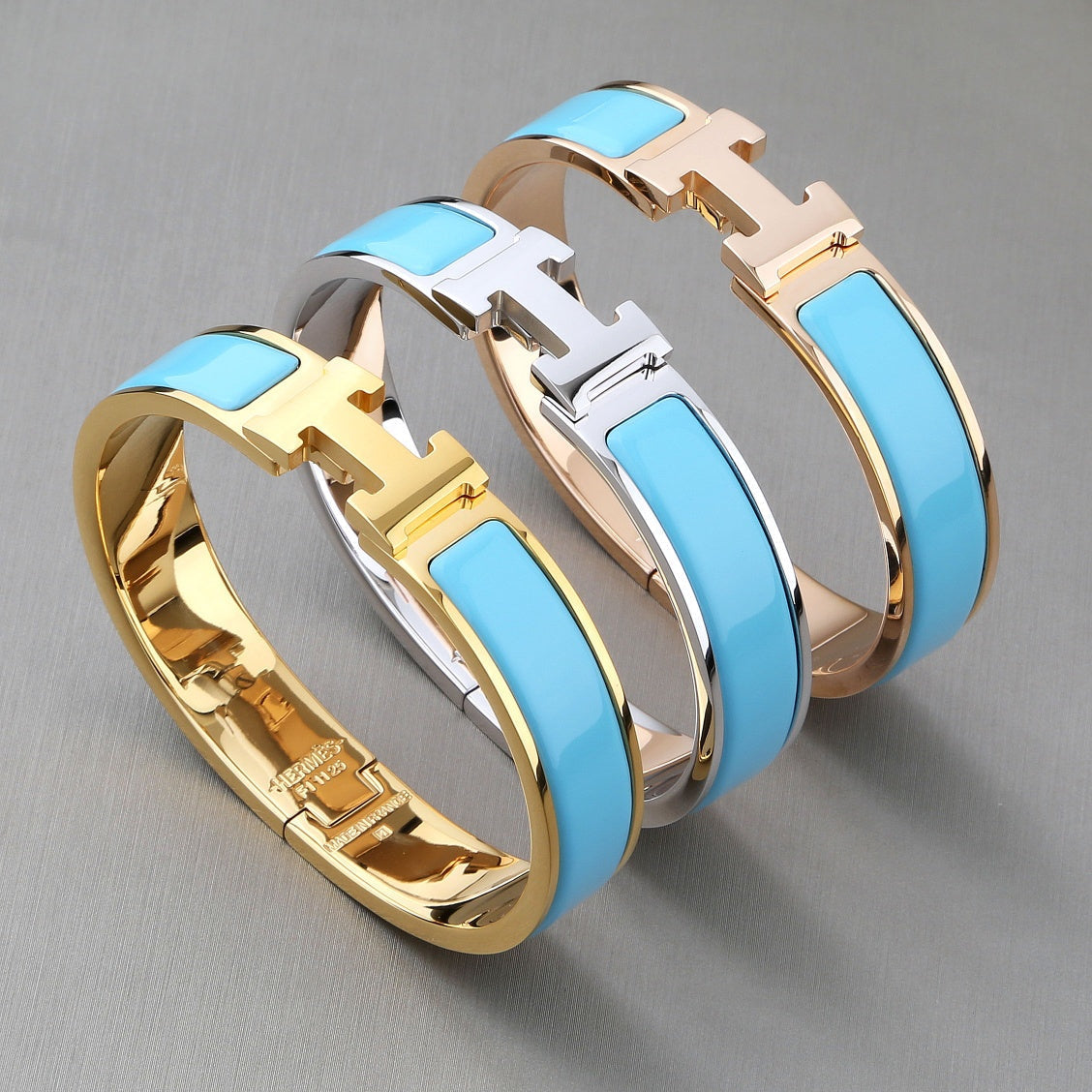 [NOVO]H CLOUD BLUE ARMBAND