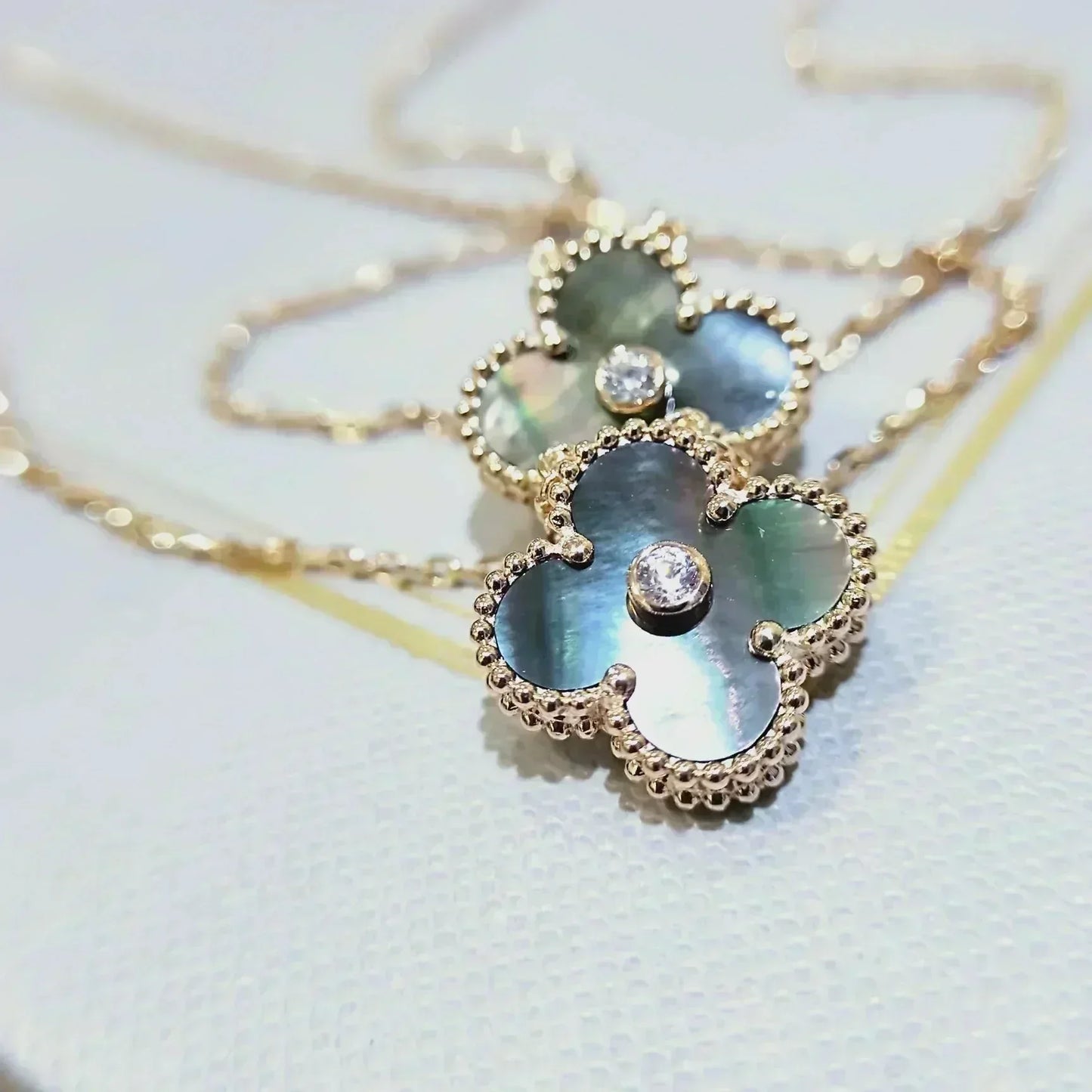 [NOVO]CLOVER 15MM DIAMANT- UND PERLMUTT-HALSKETTE