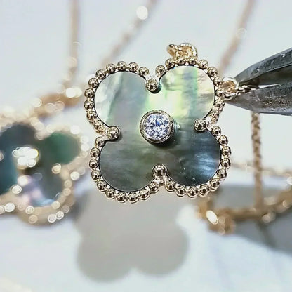 [NOVO]CLOVER 15MM DIAMANT- UND PERLMUTT-HALSKETTE