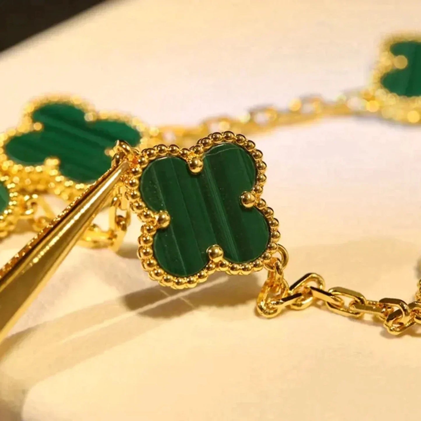 [GALE] CLOVER 5 MOTIF MALACHITE BRACELET COLLECTION