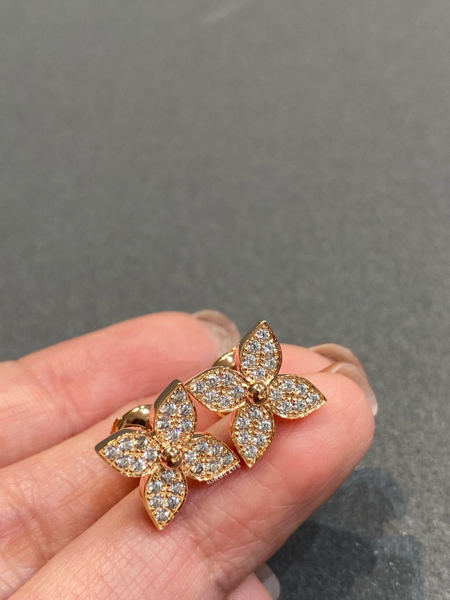 [NOVO]STAR DIAMOND OHRRINGE