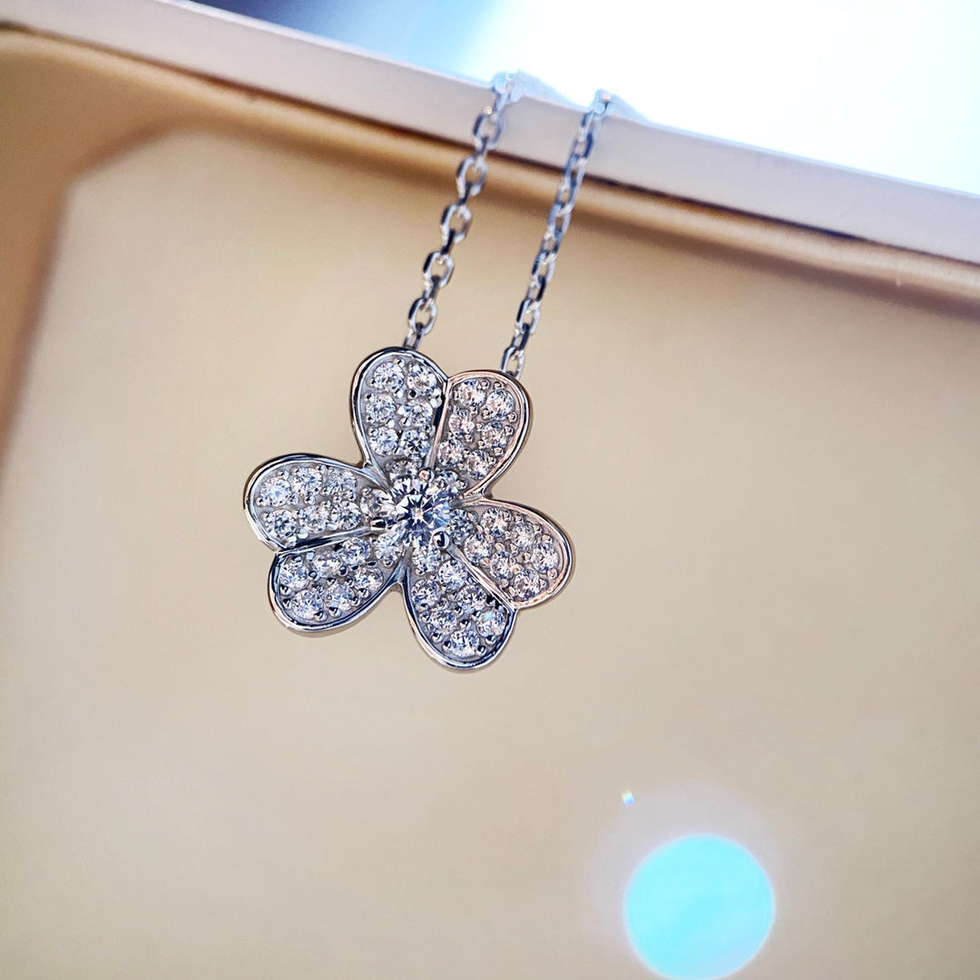 [NOVO]クローバー ダイヤモンド ネックレス シルバー