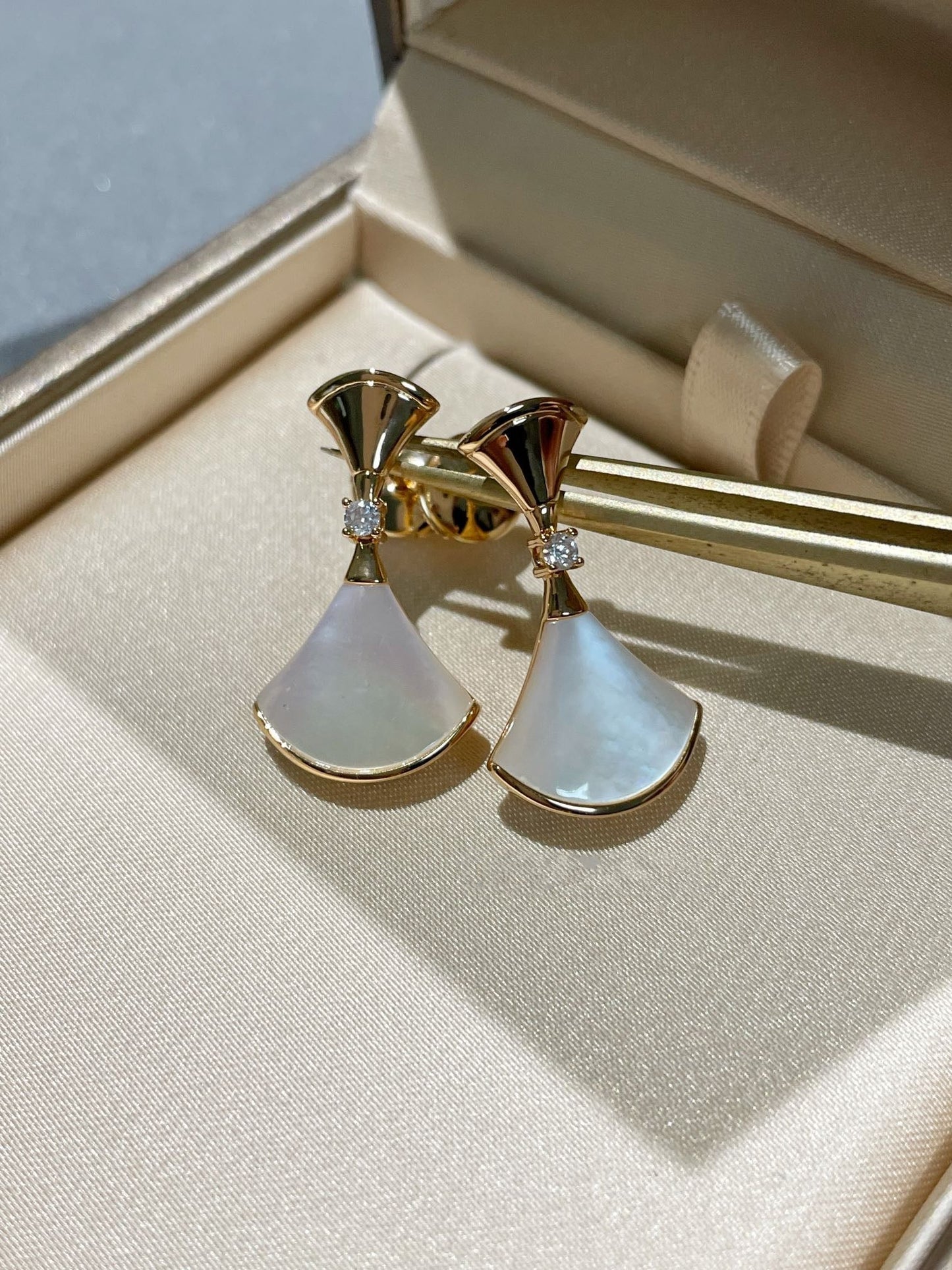 [GALE]DREAM MOP 1 DIAMOND EARRINGS