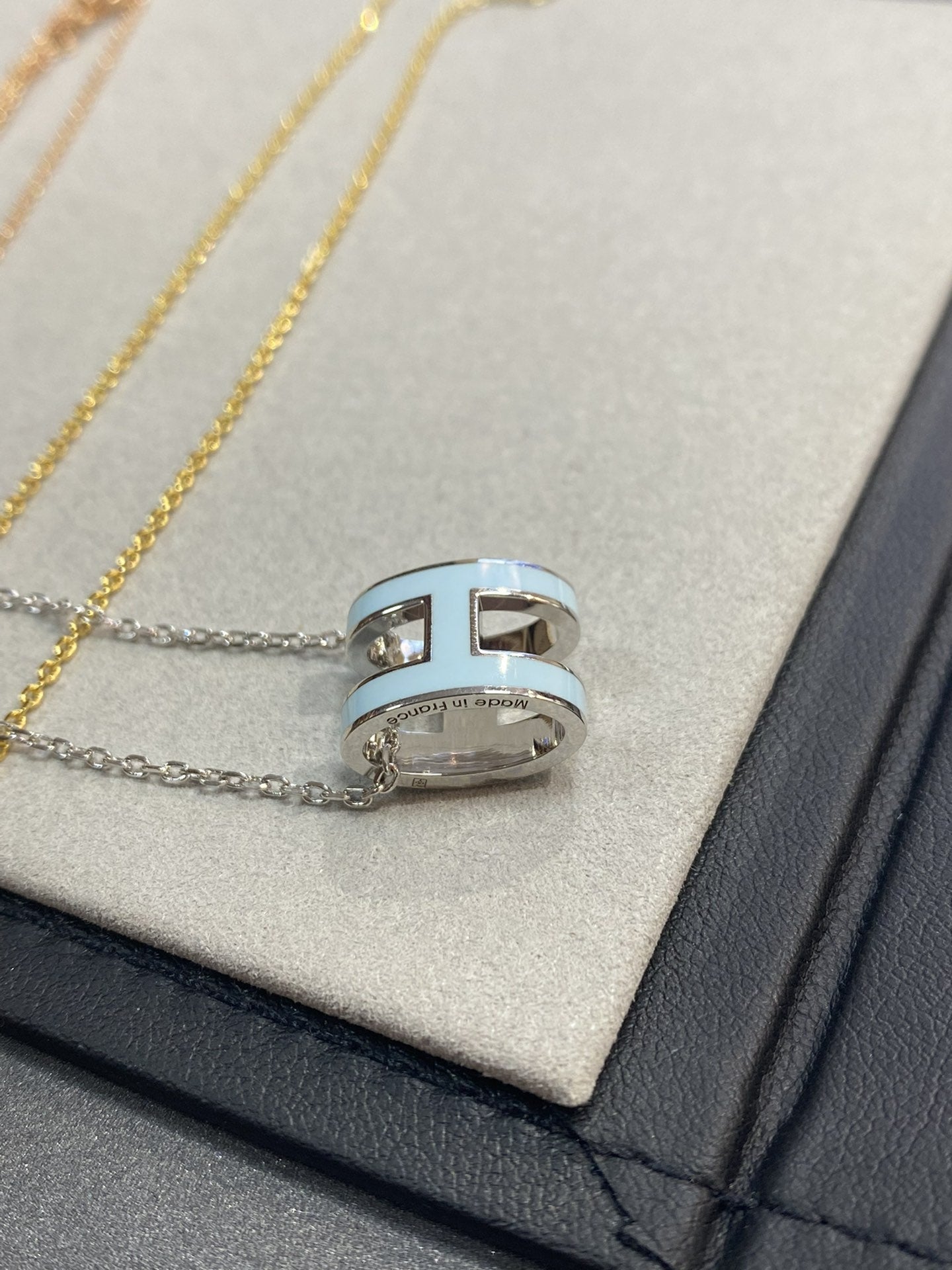 [NOVO]POP H HELLBLAUE KETTE