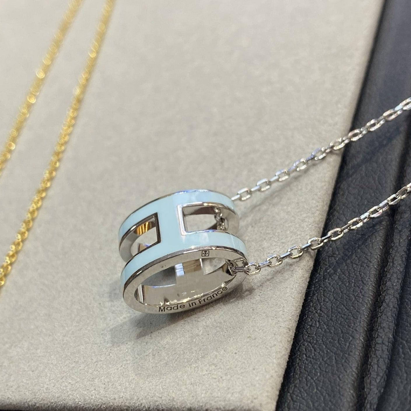 [NOVO]POP H HELLBLAUE KETTE