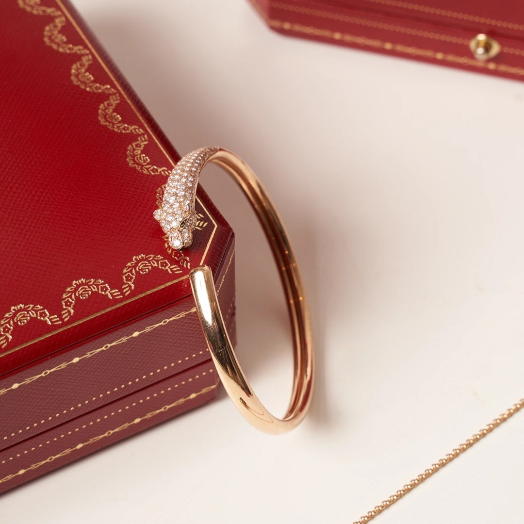 [NOVO] PANTHERE OFFENES ARMBAND AUS ROSÉGOLD MIT DIAMANTEN