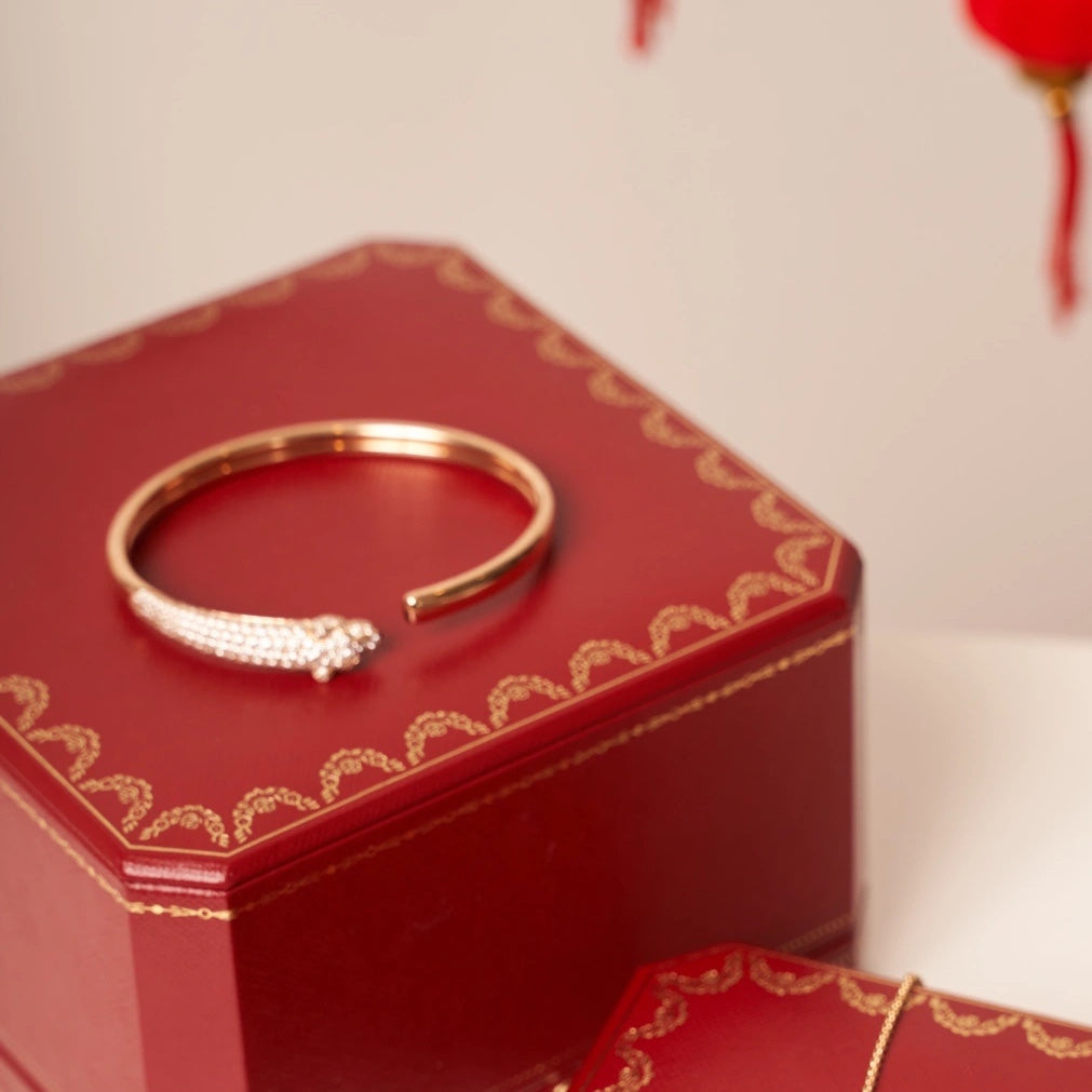 [NOVO] PANTHERE OFFENES ARMBAND AUS ROSÉGOLD MIT DIAMANTEN