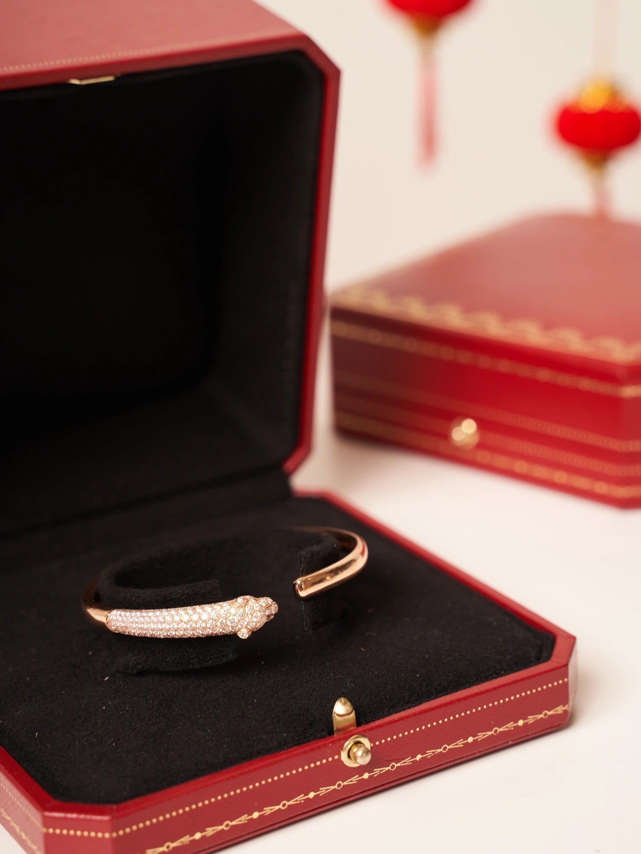 [NOVO] PANTHERE OFFENES ARMBAND AUS ROSÉGOLD MIT DIAMANTEN