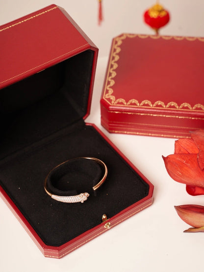 [NOVO] PANTHERE OFFENES ARMBAND AUS ROSÉGOLD MIT DIAMANTEN