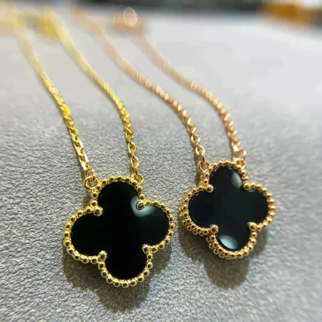 [NOVO]CLOVER 15MM SCHWARZE ONYX-EINZELBLÜTEN-HALSKETTE