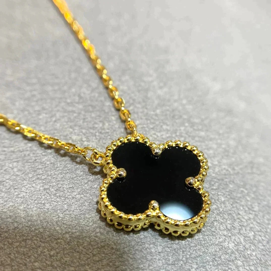 [NOVO]CLOVER 15MM SCHWARZE ONYX-EINZELBLÜTEN-HALSKETTE