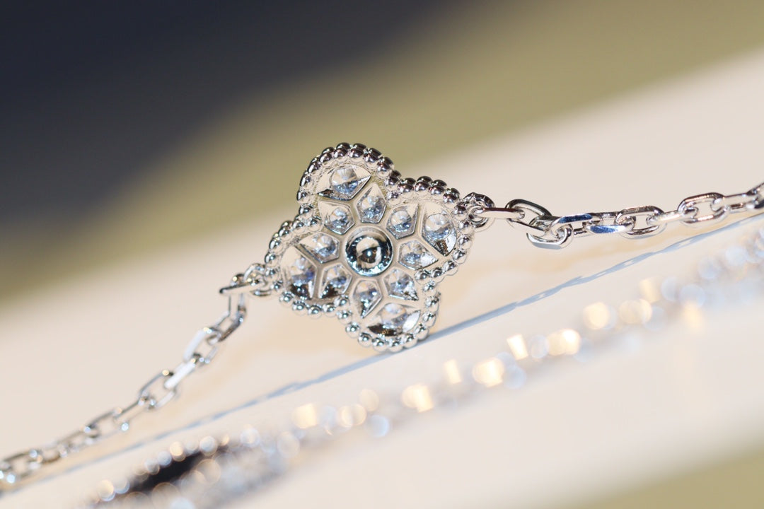 [NOVO]CLOVER 20 MOTIVE ONYX DIAMOND SILVER