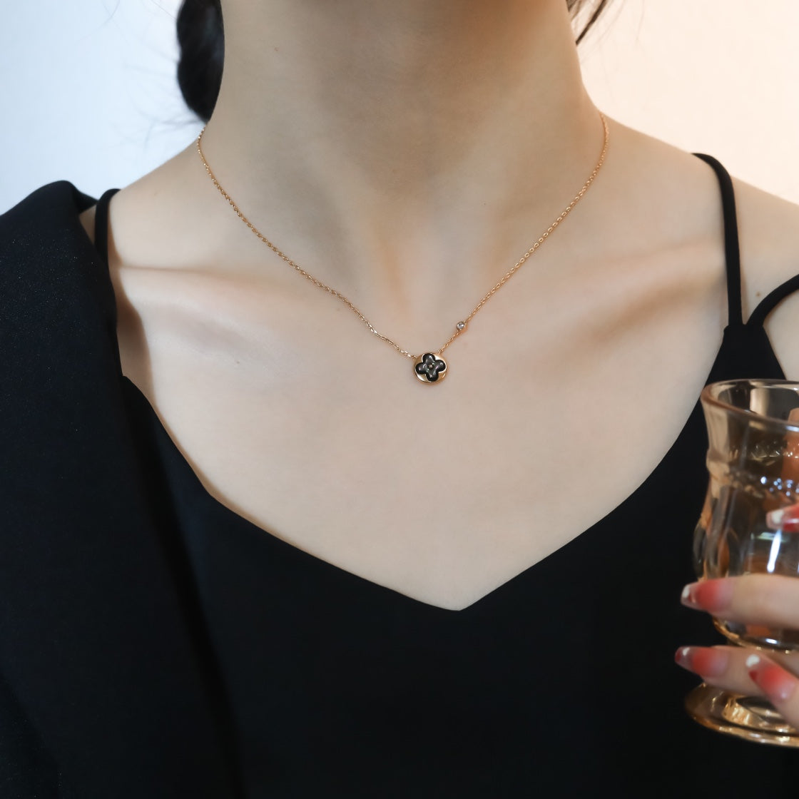 [NOVO]SUN PEDANT ROSA GOLD 1 DIAMANT-KETTE