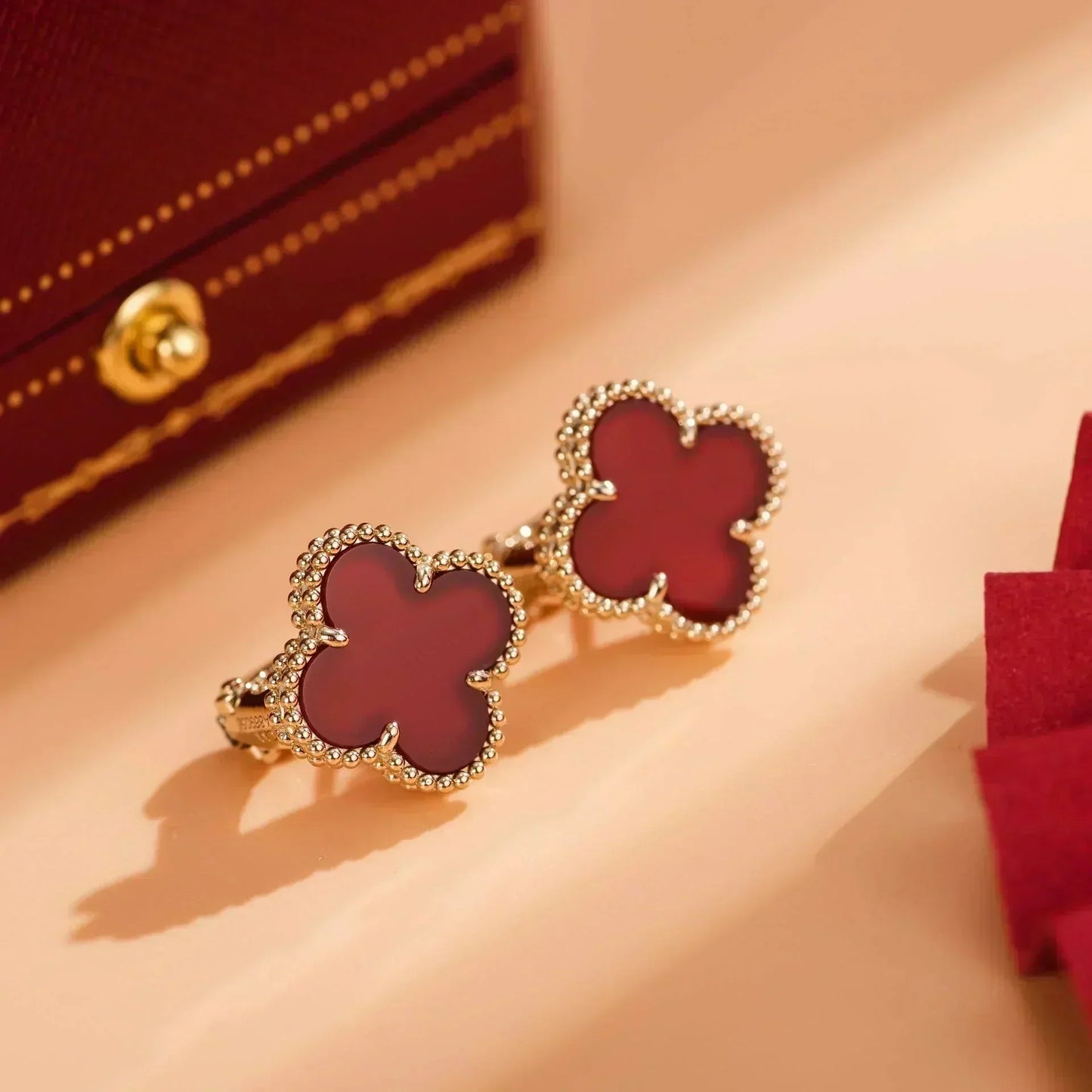 [NOVO]CLOVER MEDIUM 1 MOTIFS CARNELIAN EARRINGS