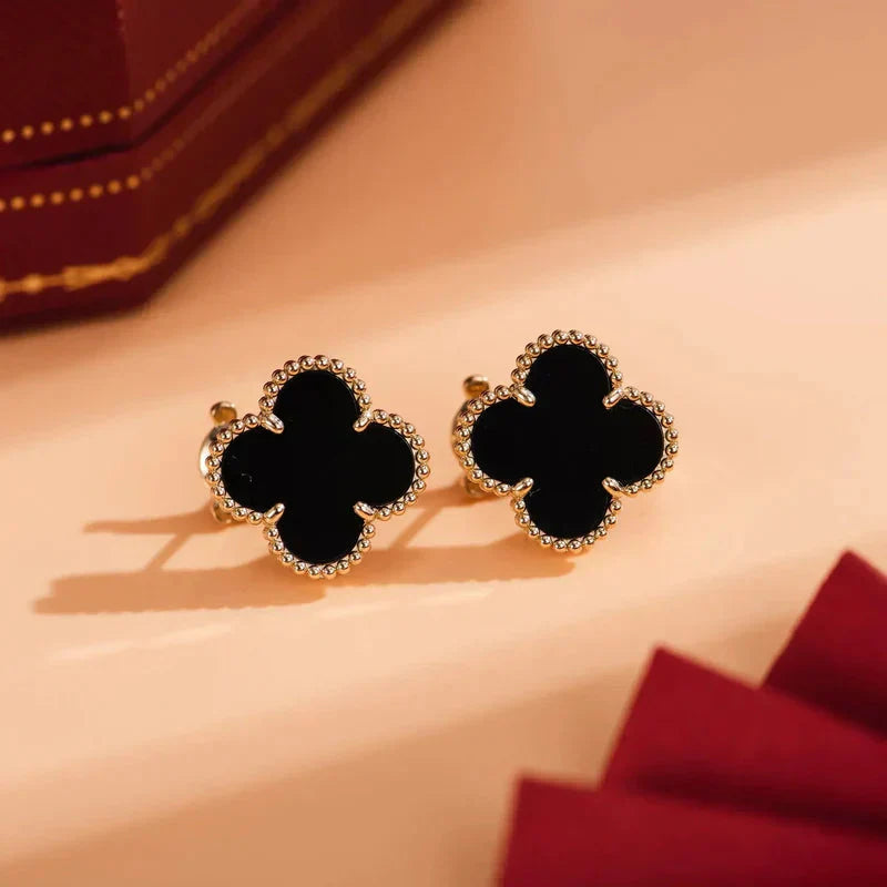 [NOVO]CLOVER MEDIUM 1 MOTIFS ONYX-OHRSTÜCKE