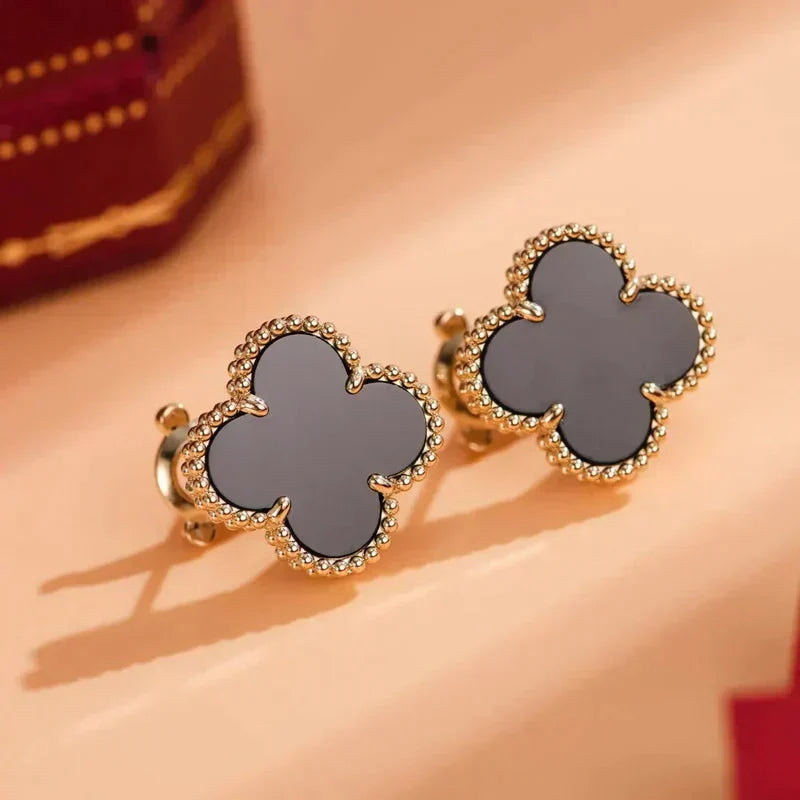 [NOVO]CLOVER MEDIUM 1 MOTIFS ONYX-OHRSTÜCKE