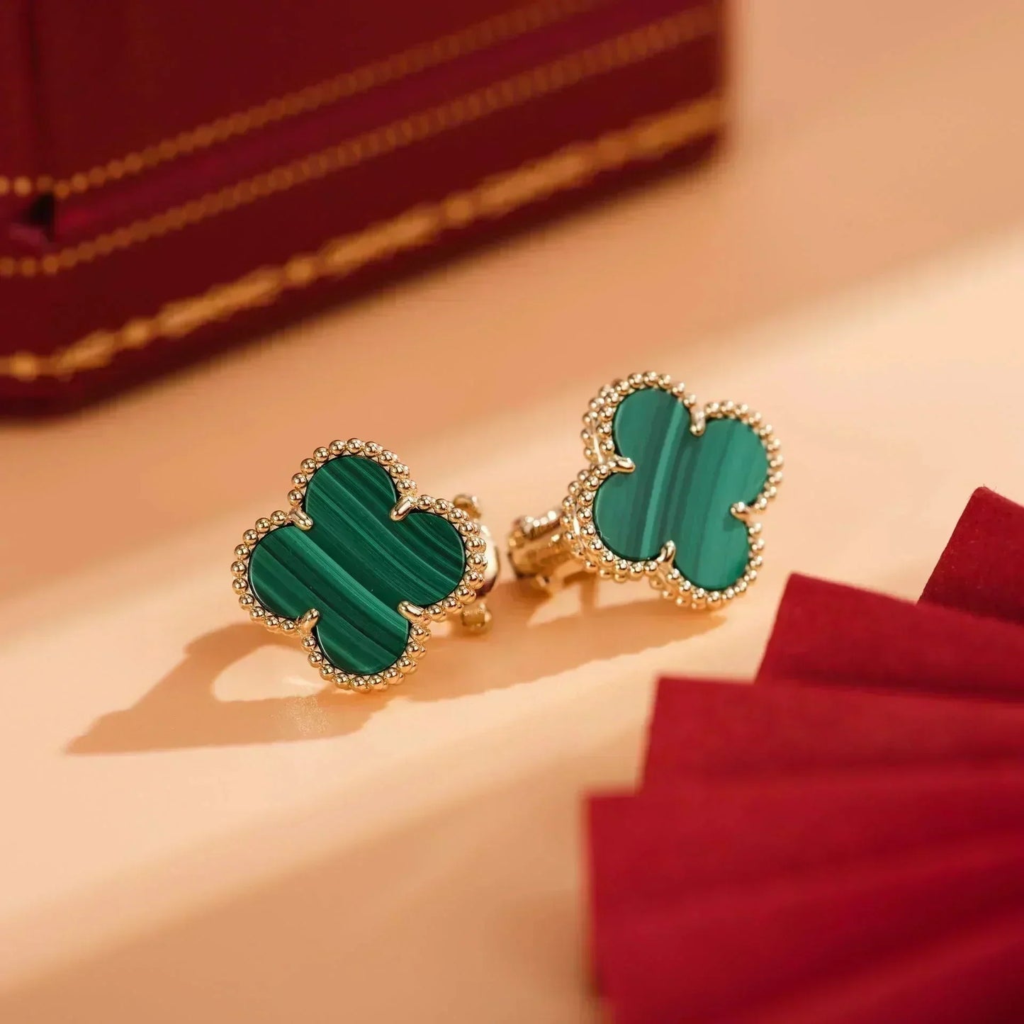 [NOVO]CLOVER MEDIUM 1 MOTIFS MALACHITE OHRRINGE