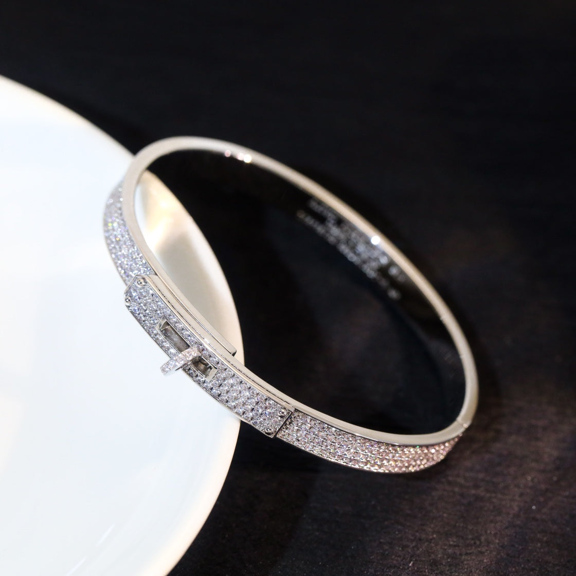 [NOVO]KELLY ARMBAND MIT DIAMANTENBESETZUNG 