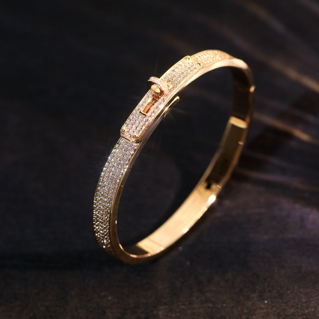 [NOVO]KELLY ARMBAND MIT DIAMANTENBESETZUNG 