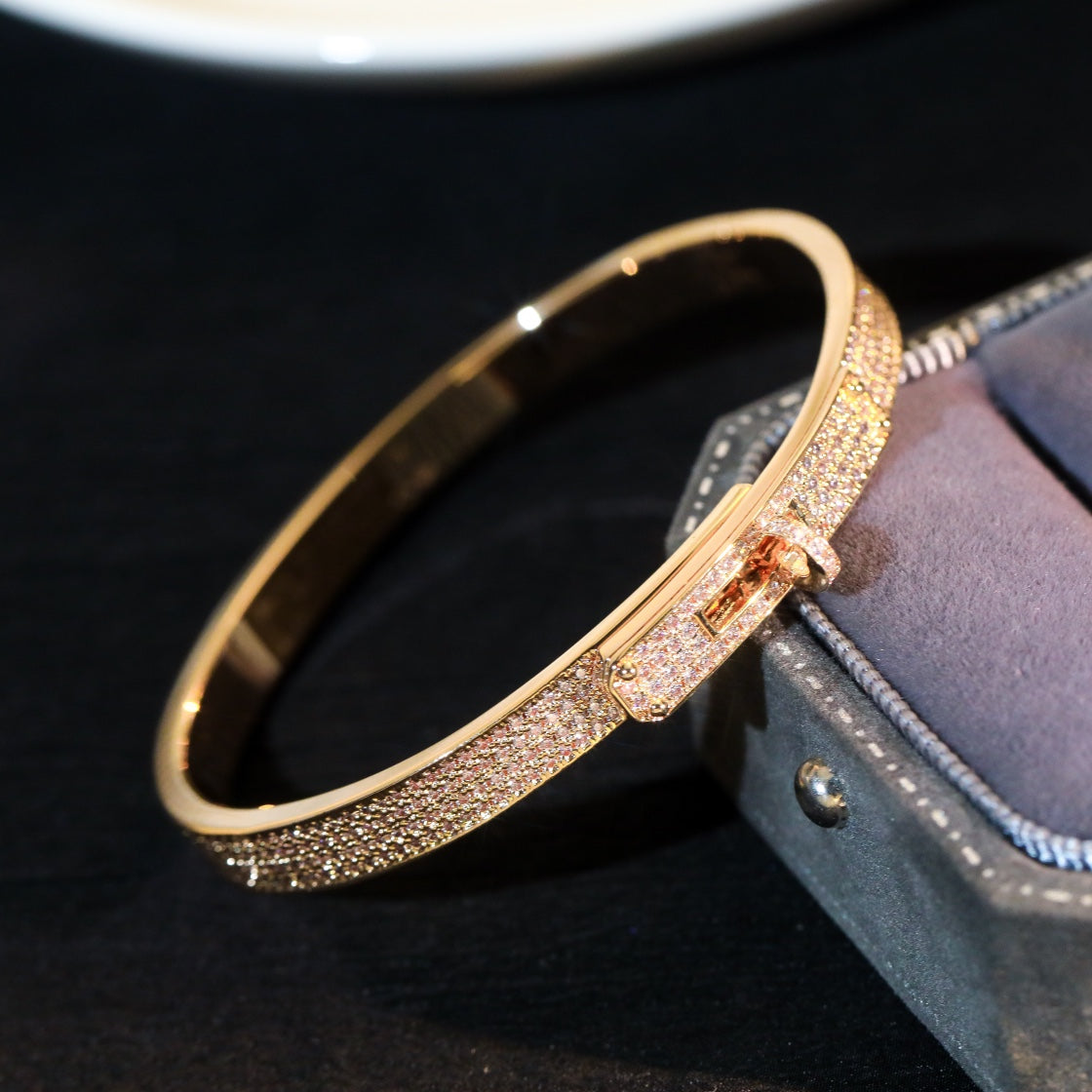 [NOVO]KELLY ARMBAND MIT DIAMANTENBESETZUNG 
