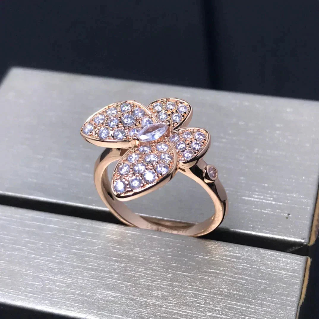[NOVO]Schmetterlingsring aus rosafarbenem Gold mit Diamanten