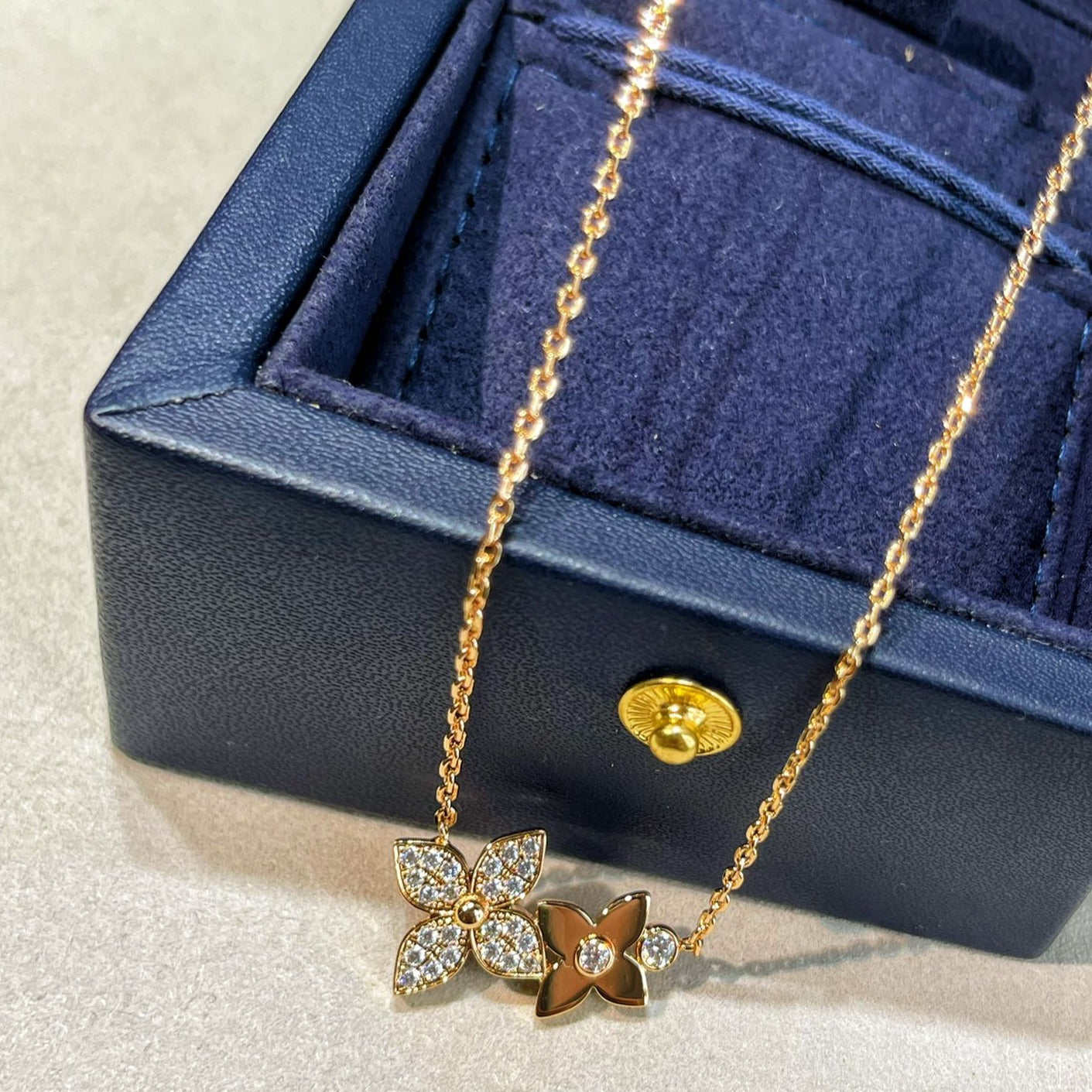 [NOVO]STERNBLÜTEN-HALSKETTE ROSA GOLD DIAMANTEN