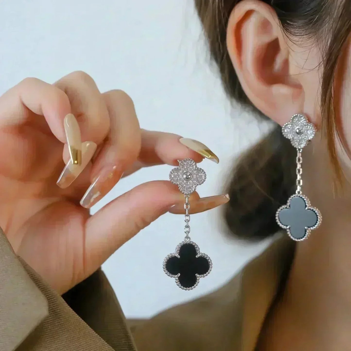 [NOVO]クローバー 2モチーフ ダイヤモンド オニキス イヤリング シルバー