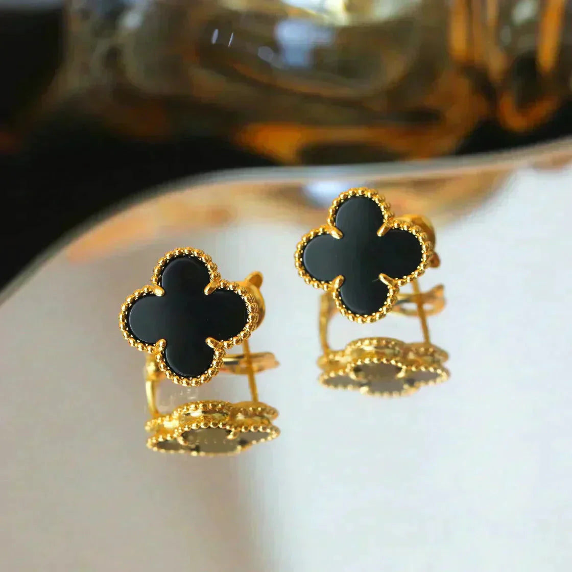 [NOVO]CLOVER MEDIUM 1 MOTIFS ONYX-OHRSTÜCKE