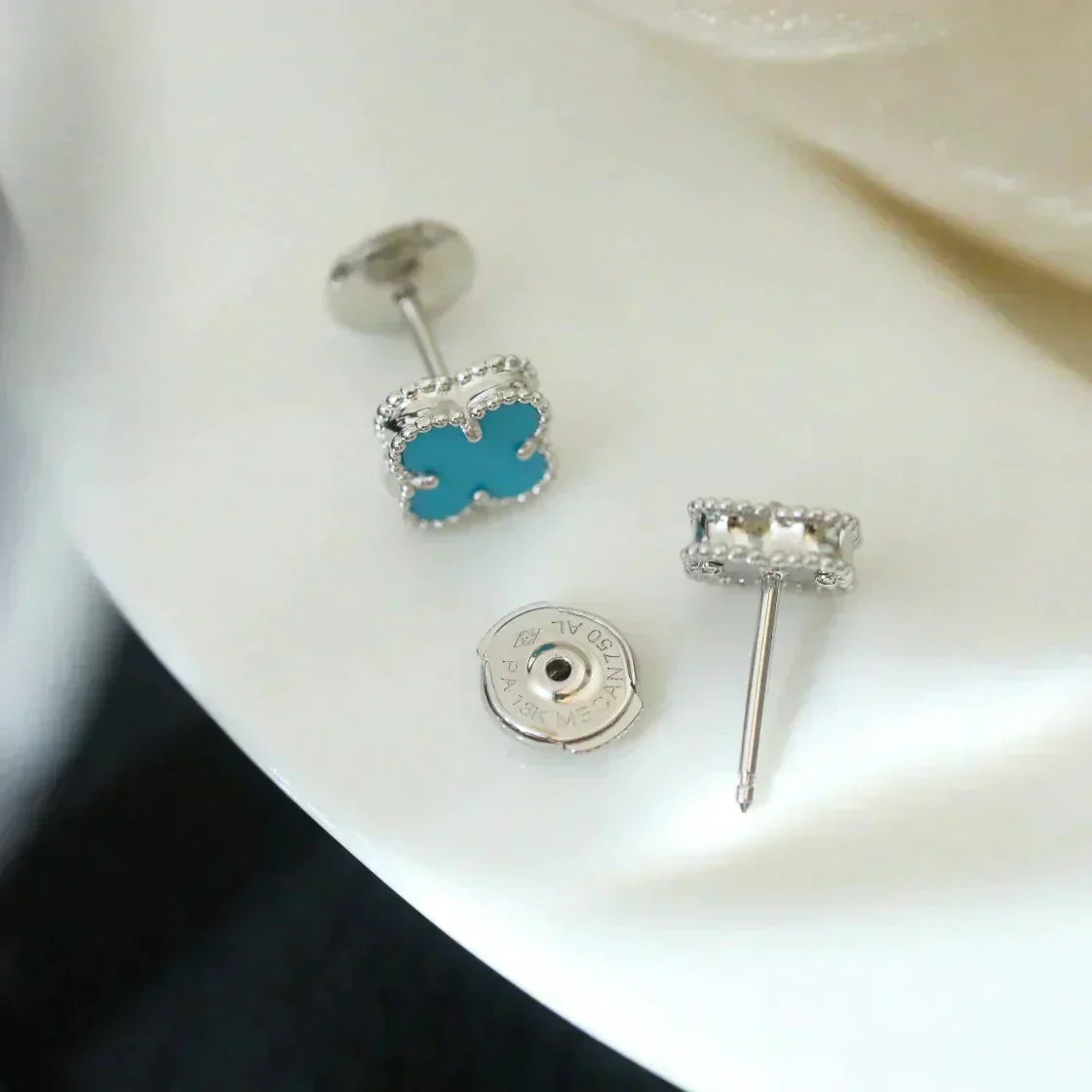 [GALE]CLOVER MINI 9.5MM ONYX STUD EARRINGS SILVER