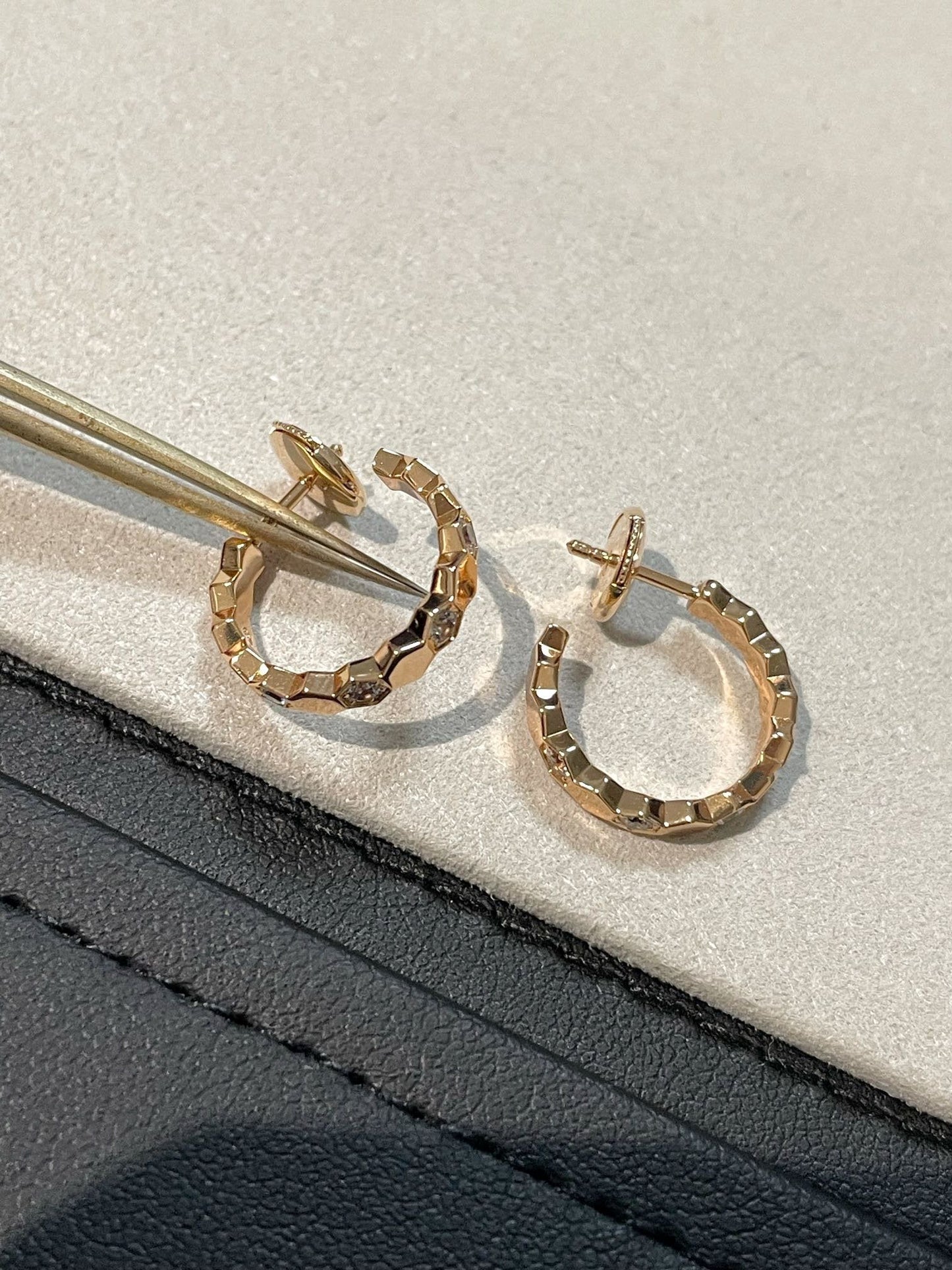 [NEU] Hohler Ring in Form eines vierblättrigen Kleeblatts