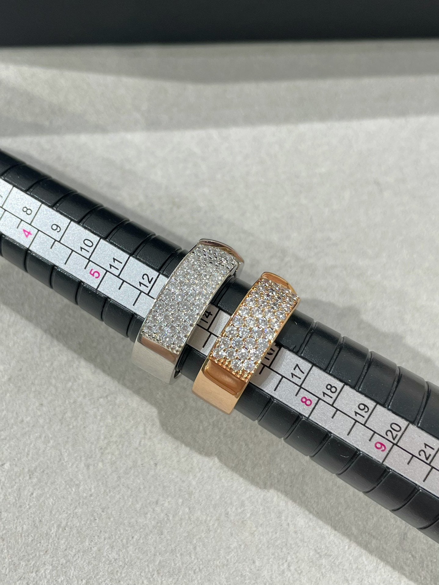 [NOVO]LIENS EVIDENCE DIAMOND PAVED RING