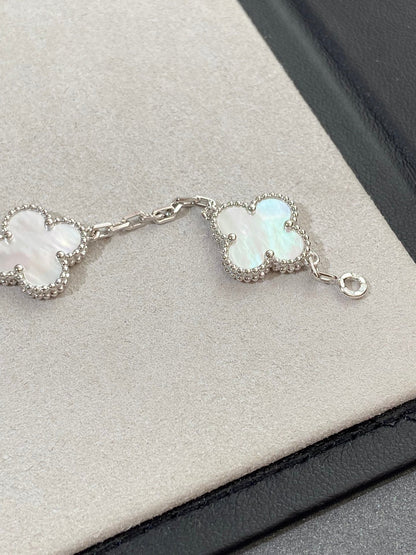 [GALE]CLOVER WHITE PEARL MOP 5 MOTIF BRACELET COLLECTION