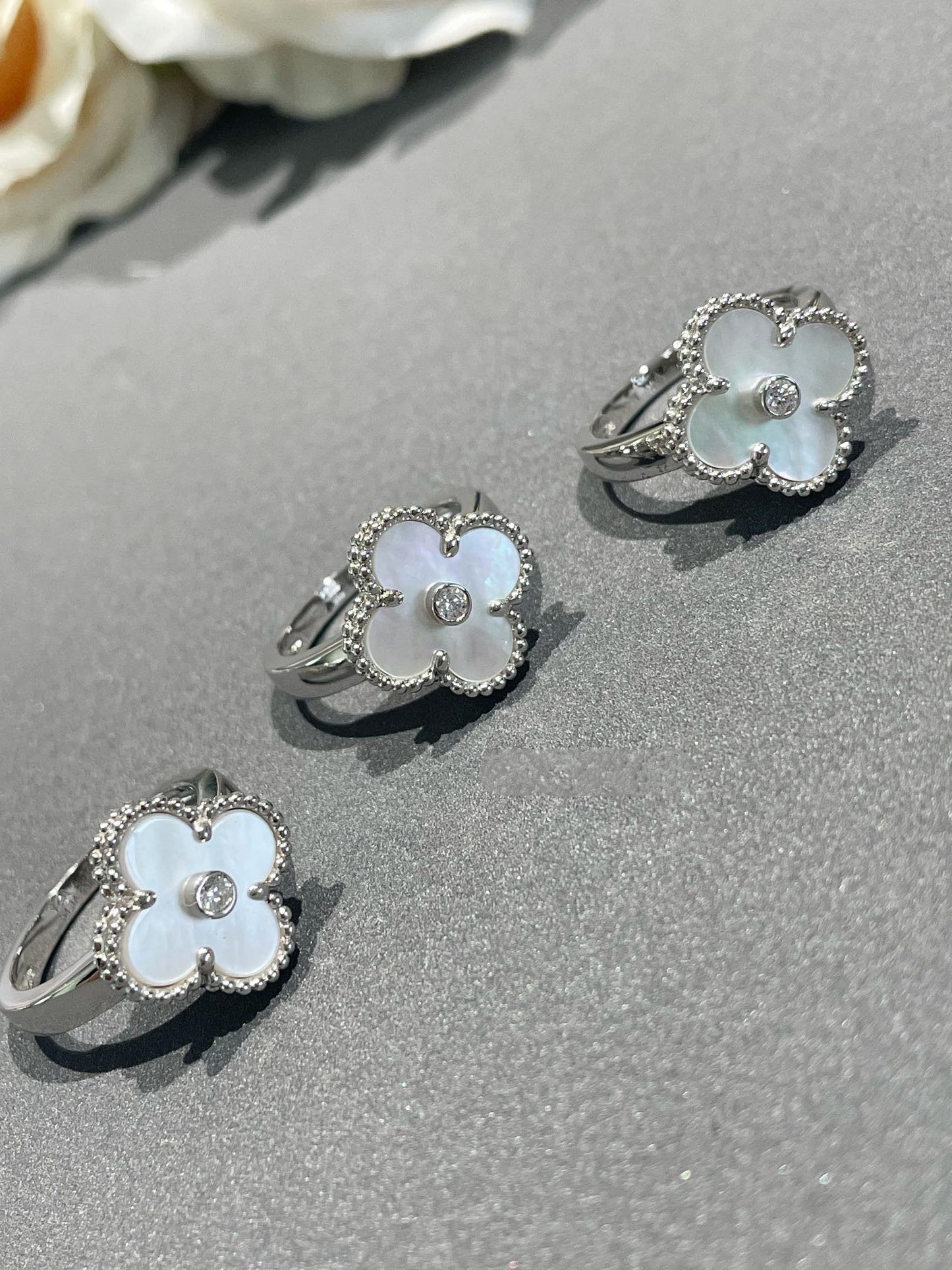 [NOVO]CLOVER SILBER-PERLMUTT-DIAMANTRING
