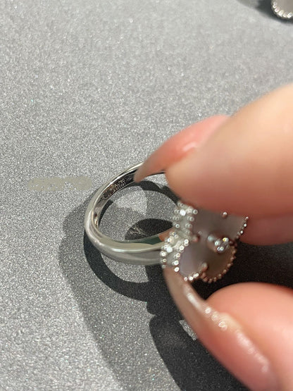 [NOVO]CLOVER SILBER-PERLMUTT-DIAMANTRING