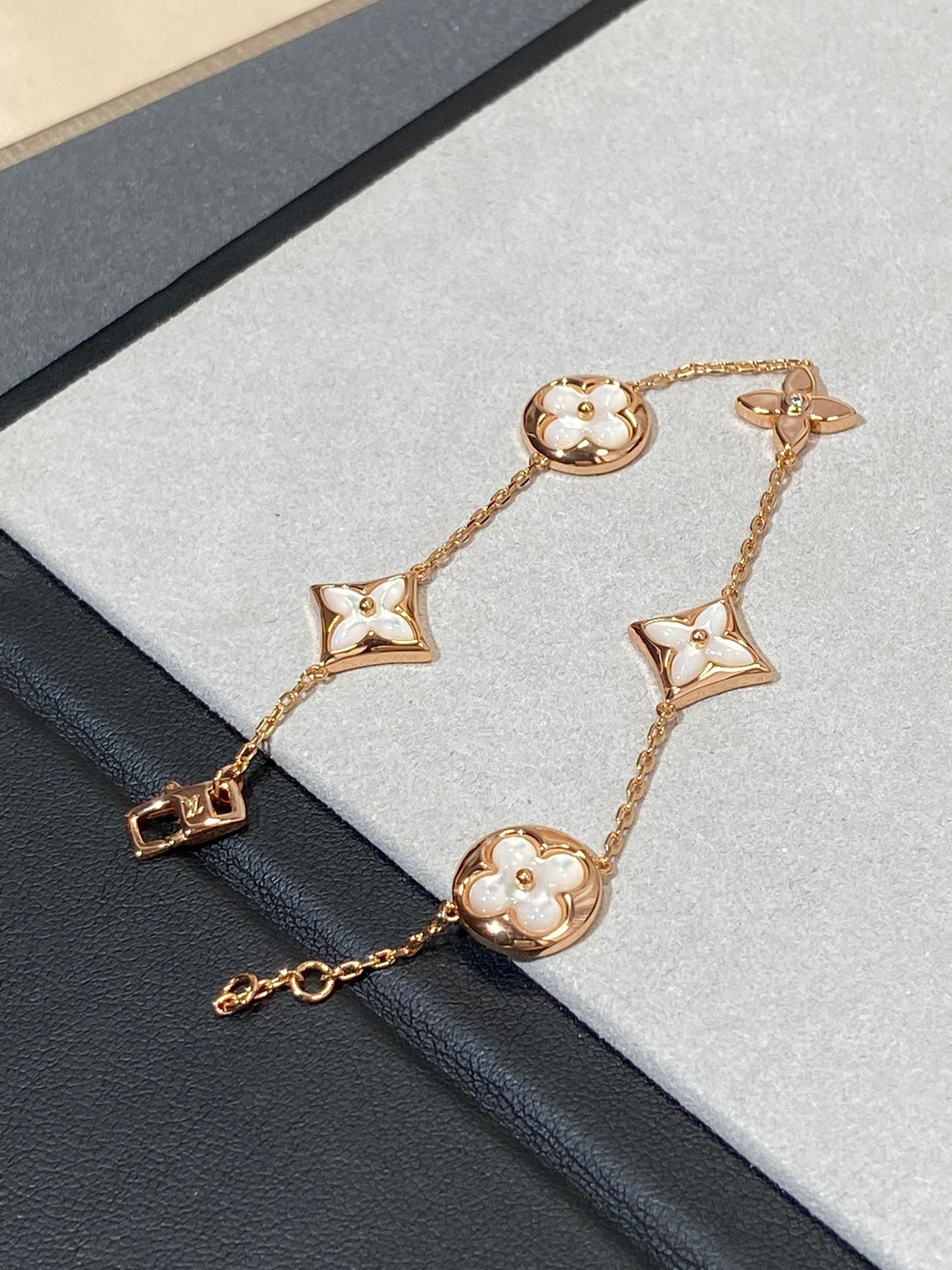 [GALE]STAR AND SUN 5 MOTIF MOP PINK GOLD BRACELET