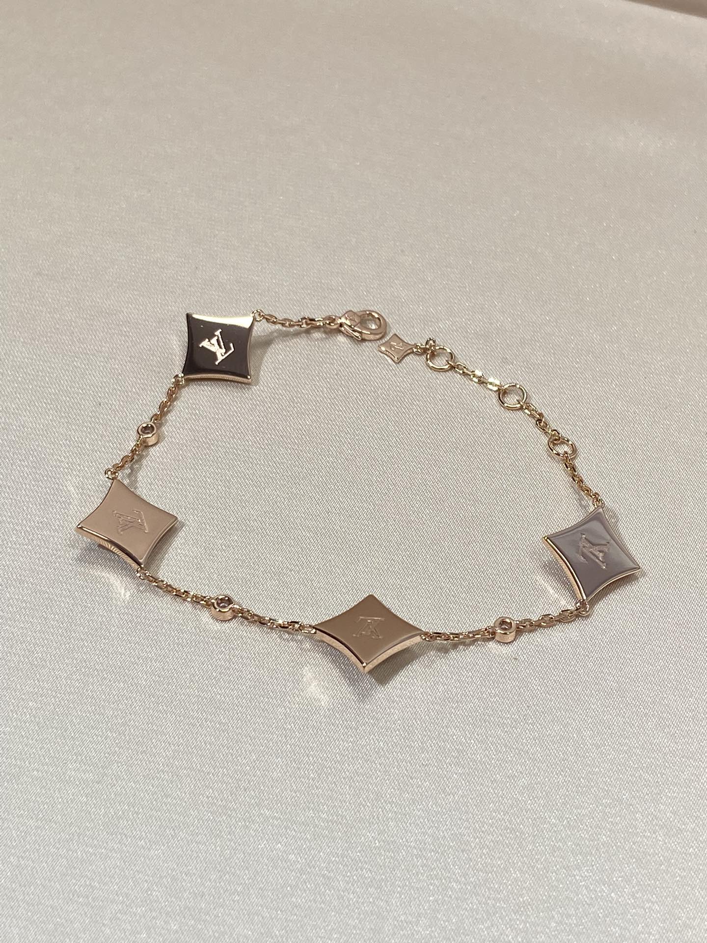 [NOVO]STAR 4 MOTIF POP DIAMOND PINK GOLD ARMBAND