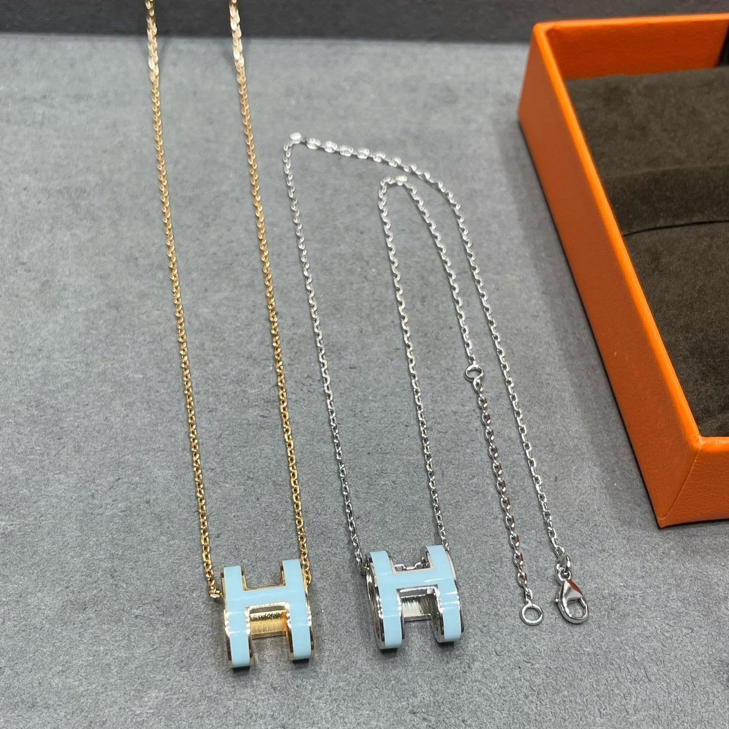 [NOVO]POP H HIMMELBLAUE KETTE