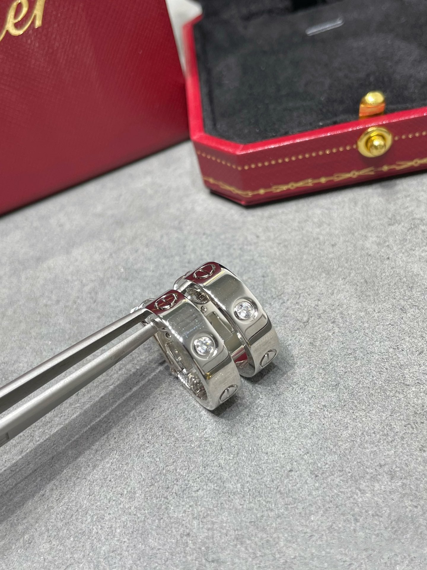 [NOVO] LOVE 5,5 mm 1 Diamant-Ohrringe