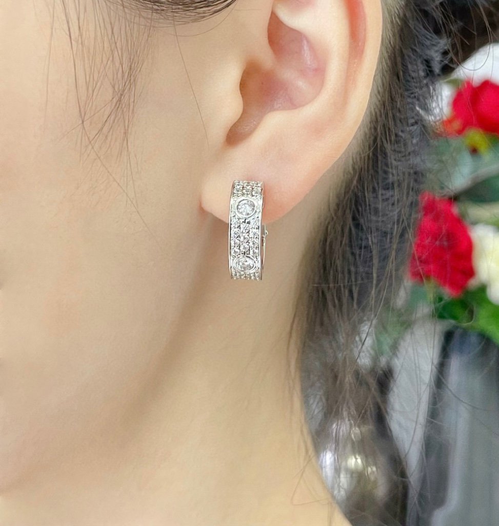 [NOVO] LOVE 5,5 MM DIAMANT-PAVED-OHRRINGE