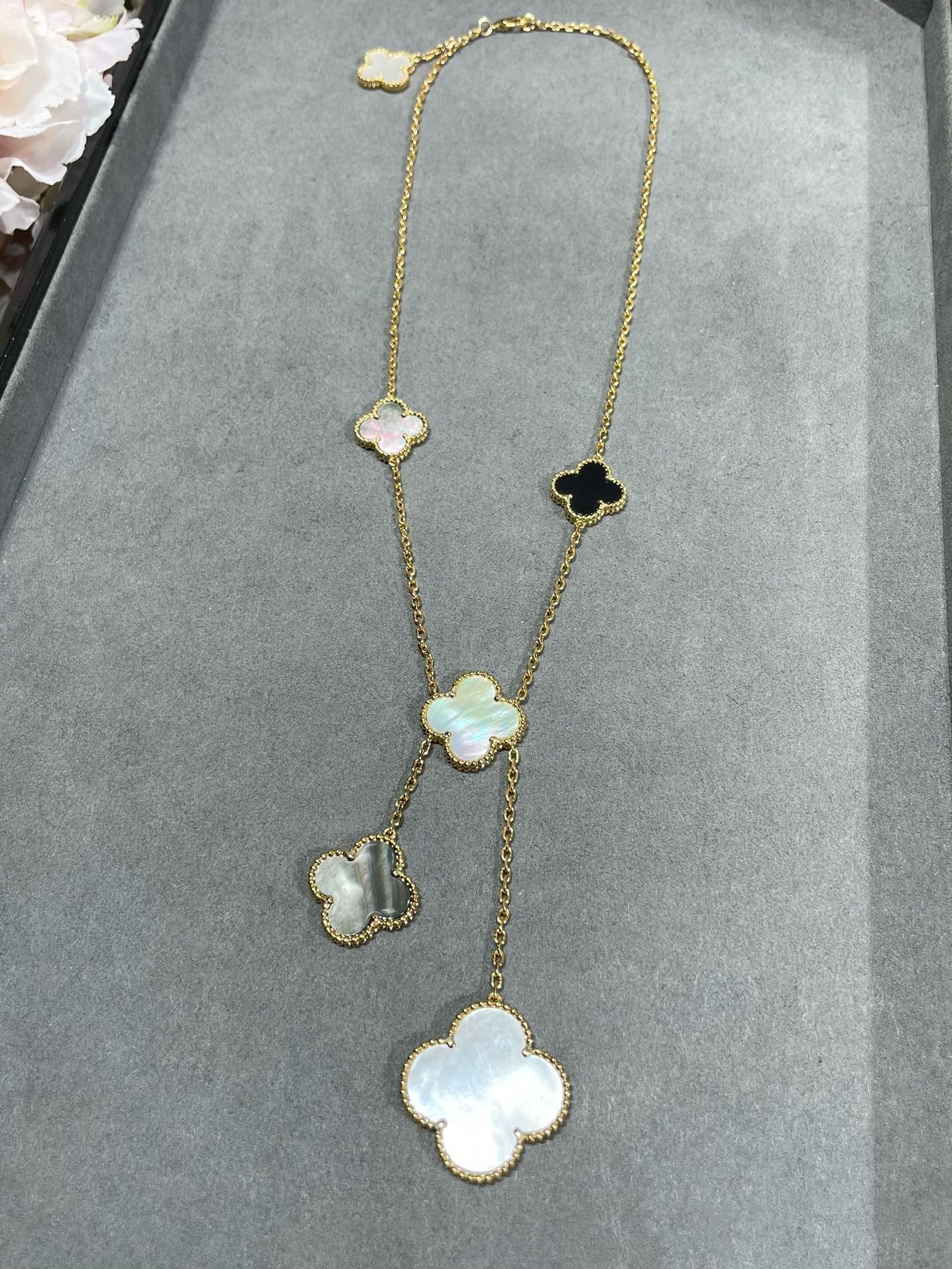 [GALE]CLOVER 6 MOTIF MOP ONYX GOLD NECKLACE
