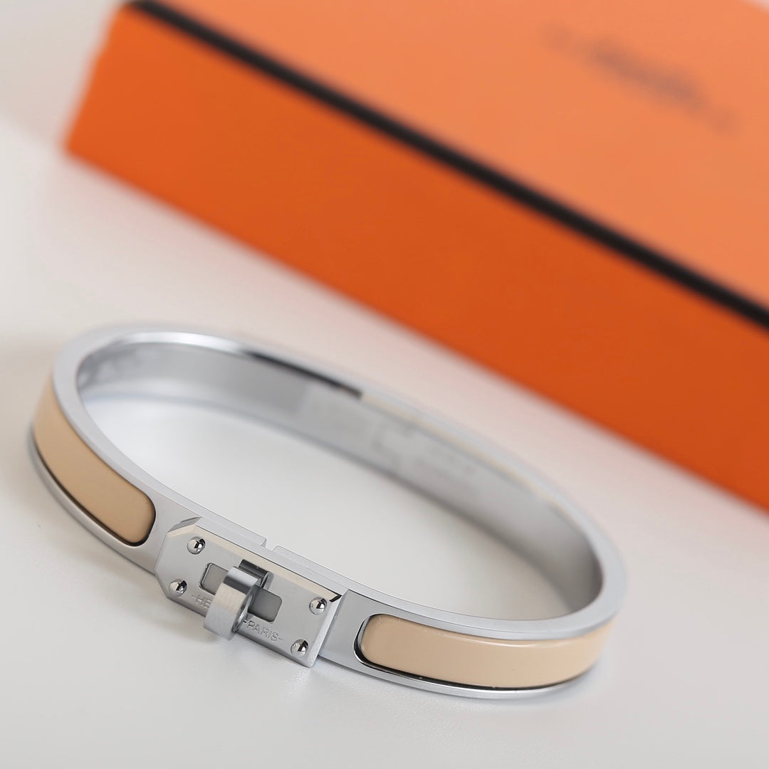 [NOVO]HM KELLY BEIGE ARMBAND