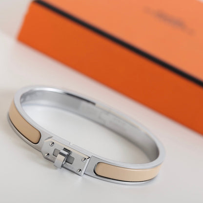 [NOVO]HM KELLY BEIGE ARMBAND