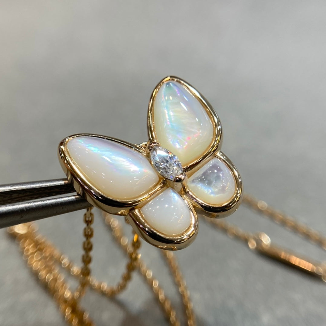 [GALE]BUTTERFLY MOP DIAMOND NECKLACE