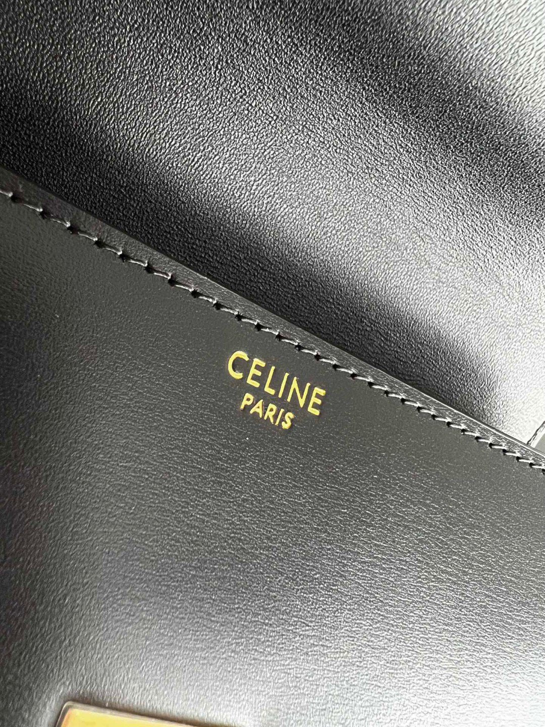 CLASSIC TRIOMPHE 20 BLACK CALFSKIN GOLD HARDWARE