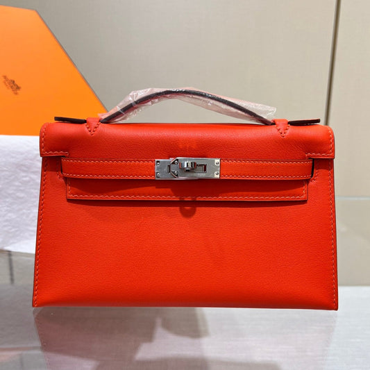 HM KELLY POCHETTE 22CM RED SWIFT SILVER HARDWARE