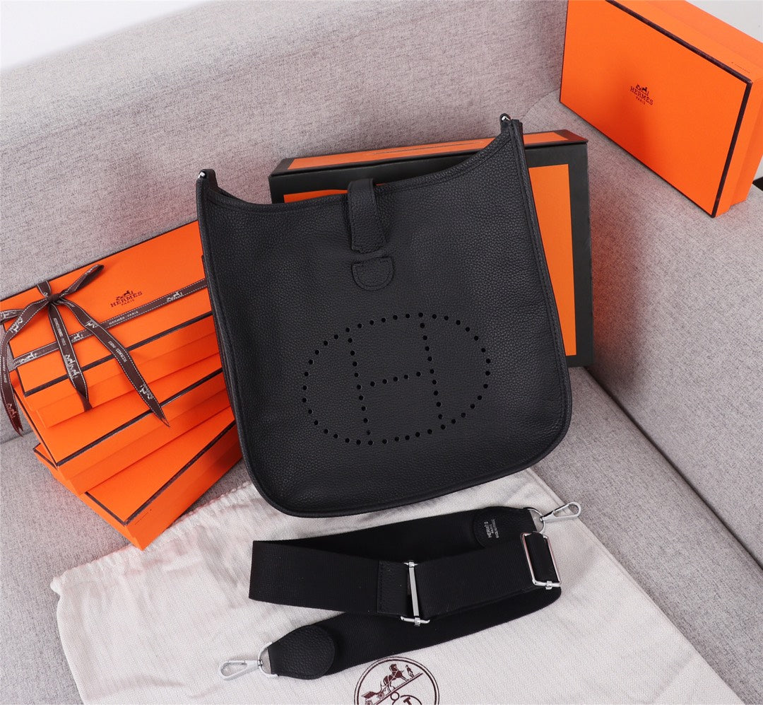 HM EVELYNE BAG 28 BLACK TOGO